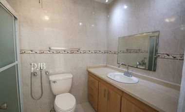 VENTA CASA DE ESQUINA EN ALTOS DE PANAM