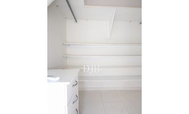 VENTA CASA DE ESQUINA EN ALTOS DE PANAM