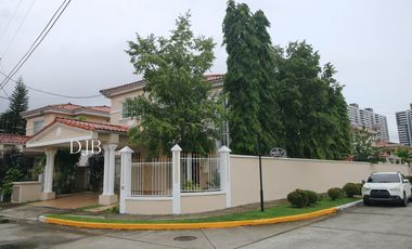 VENTA CASA DE ESQUINA EN ALTOS DE PANAM