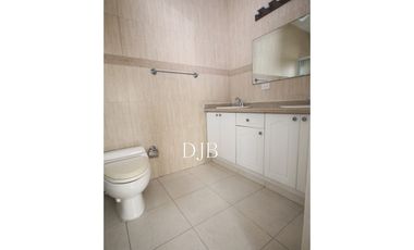 VENTA CASA DE ESQUINA EN ALTOS DE PANAM