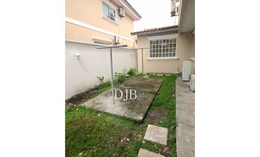 VENTA CASA DE ESQUINA EN ALTOS DE PANAM