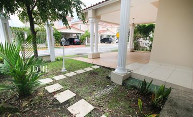 VENTA CASA DE ESQUINA EN ALTOS DE PANAM