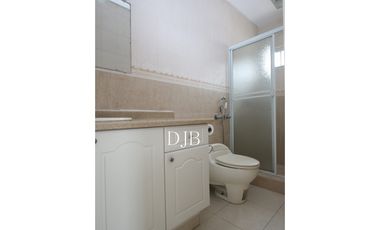 VENTA CASA DE ESQUINA EN ALTOS DE PANAM