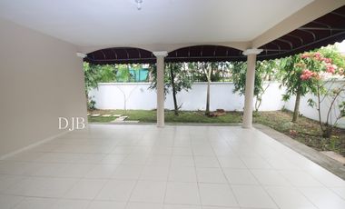 VENTA CASA DE ESQUINA EN ALTOS DE PANAM