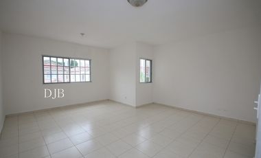 VENTA CASA DE ESQUINA EN ALTOS DE PANAM