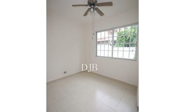 VENTA CASA DE ESQUINA EN ALTOS DE PANAM