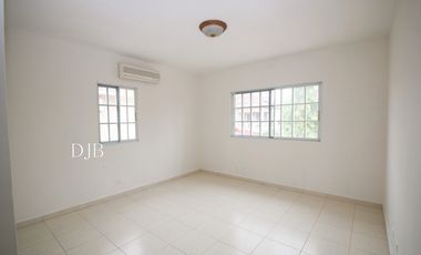 VENTA CASA DE ESQUINA EN ALTOS DE PANAM