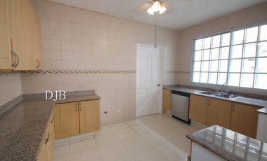 VENTA CASA DE ESQUINA EN ALTOS DE PANAM