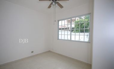 VENTA CASA DE ESQUINA EN ALTOS DE PANAM