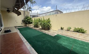 Se Alquila Casa en Palmeras del Este, Costa del Este