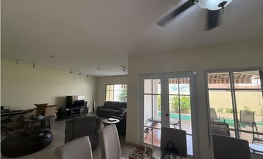 Se Alquila Casa en Palmeras del Este, Costa del Este