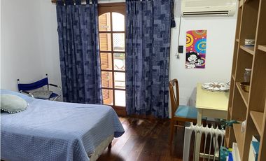 EN VENTA HERMOSA CASA DE 3 DORMITORIOS CON COCHERA, PISCINA Y QUINCHO