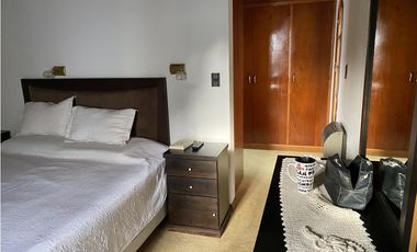 EN VENTA HERMOSA CASA DE 3 DORMITORIOS CON COCHERA, PISCINA Y QUINCHO