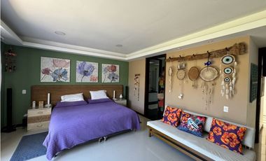 Ubicada en un exclusivo condominio en la zona de Cerritos