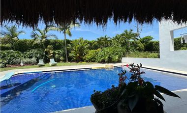 Ubicada en un exclusivo condominio en la zona de Cerritos