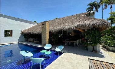 Ubicada en un exclusivo condominio en la zona de Cerritos