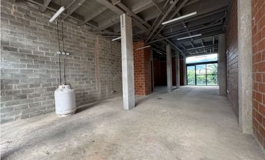 Se vende local bodega en La Ceja sobre vía principal salida hacia el r