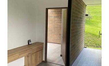 Espectacular casa finca moderna en venta en el retiro