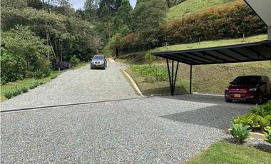 Espectacular casa finca moderna en venta en el retiro