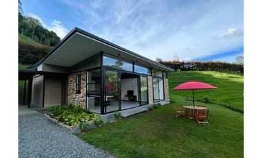 Espectacular casa finca moderna en venta en el retiro