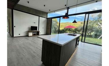 Espectacular casa finca moderna en venta en el retiro