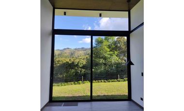 Espectacular casa finca moderna en venta en el retiro
