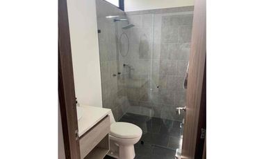 Espectacular casa finca moderna en venta en el retiro