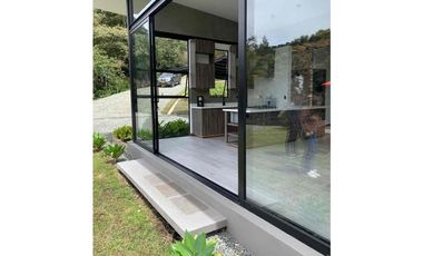 Espectacular casa finca moderna en venta en el retiro