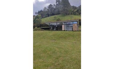 Espectacular casa finca moderna en venta en el retiro