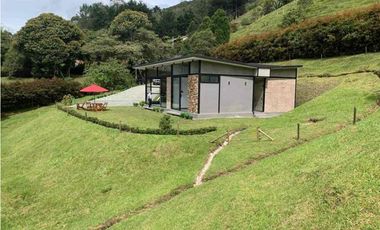 Espectacular casa finca moderna en venta en el retiro