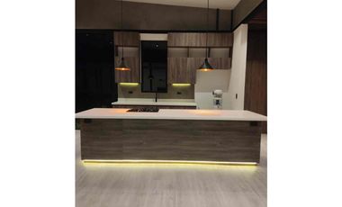 Espectacular casa finca moderna en venta en el retiro