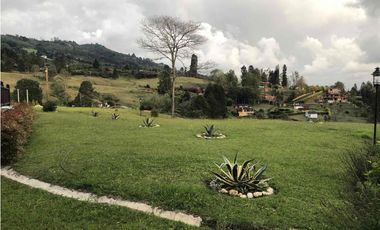 Finca con hermosa vista a tan solo unos minutos del centro del municipio cadi urbana.