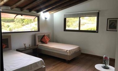 Finca con hermosa vista a tan solo unos minutos del centro del municipio cadi urbana.