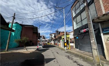 Se vende local bodega en la ceja 2do y 3er piso  frente entrada plaza