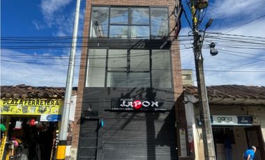 Se vende local bodega en la ceja 2do y 3er piso  frente entrada plaza