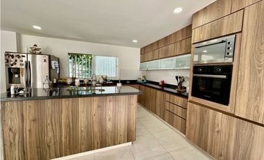 FASCINANTE Y CÓMODA CASA DE PLAYA EN VENTA A 200 metros del Mar.Tubara