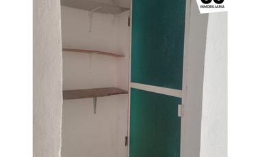 se vende casa dividida en 2 apartamentos - Soledad 2000