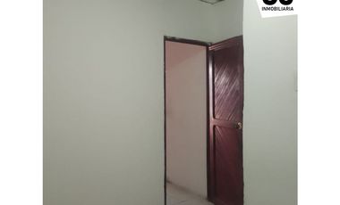 se vende casa dividida en 2 apartamentos - Soledad 2000