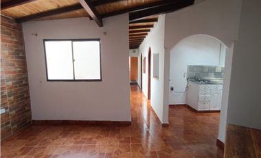 Venta de casa en la colina Guayabal