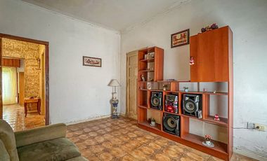 VENTA CASA 3 AMBIENTES JARDIN COCHERA