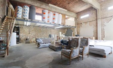 Venta Deposito Garage con Casa Multifamiliar