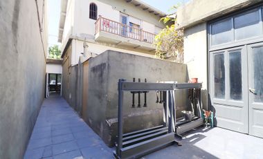 Venta Deposito Garage con Casa Multifamiliar