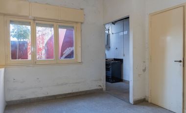 Venta PH Villa Dominico 2 Ambientes a Refaccionar