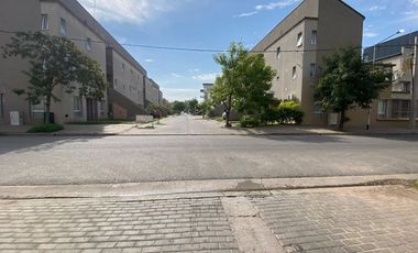 ALQUILER PH 3 AMB CASTELAR SUR -  BARRIO PROCREAR