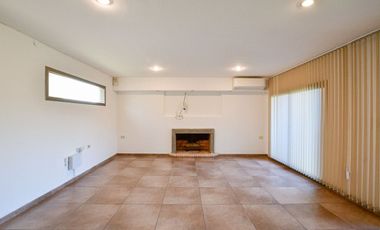 CASA EN VENTA LA PLATA ETCHEVERRY 3 DORMITORIOS