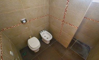 CASA EN VENTA LA PLATA ETCHEVERRY 3 DORMITORIOS