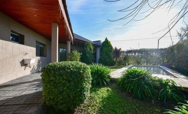 CASA EN VENTA LA PLATA ETCHEVERRY 3 DORMITORIOS