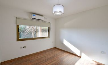 CASA EN VENTA LA PLATA ETCHEVERRY 3 DORMITORIOS