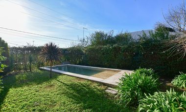 CASA EN VENTA LA PLATA ETCHEVERRY 3 DORMITORIOS