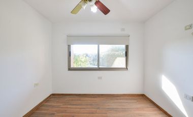 CASA EN VENTA LA PLATA ETCHEVERRY 3 DORMITORIOS